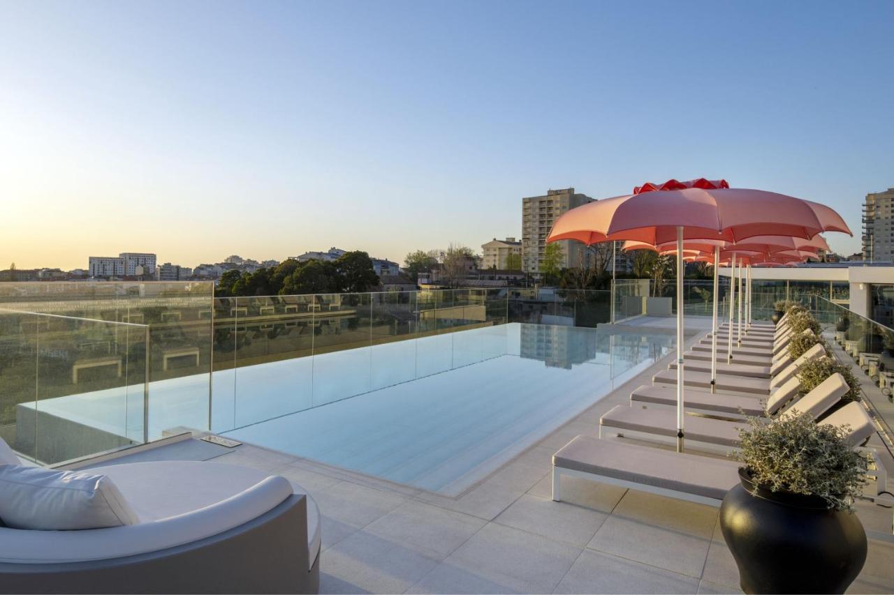Renaissance Porto Lapa Hotel Ngoại thất bức ảnh The rooftop pool at the hotel