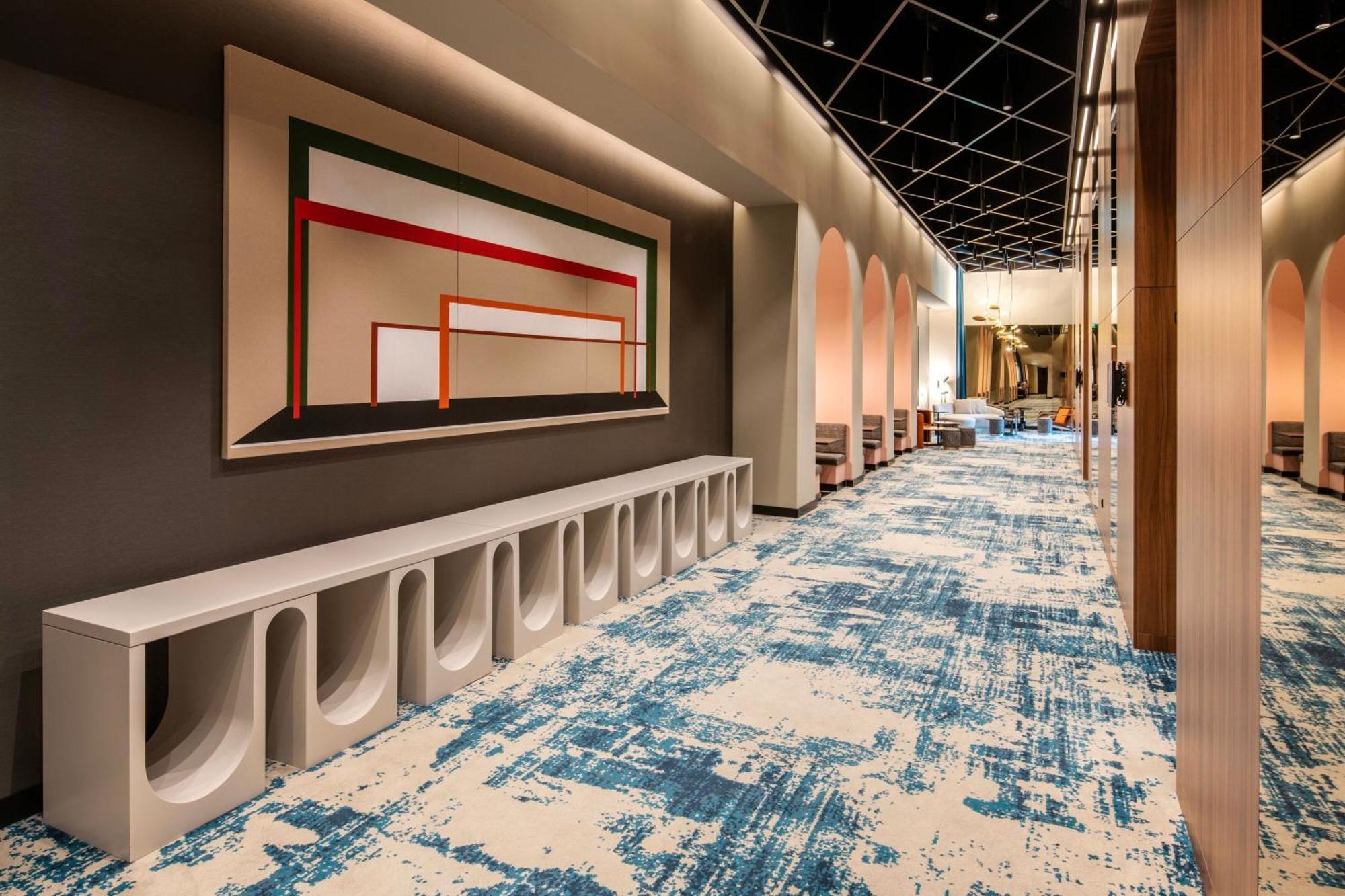 Renaissance Porto Lapa Hotel Ngoại thất bức ảnh The interior of the new terminal